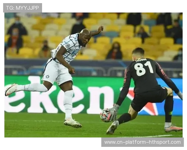 卢卡库身体对抗终结效率惊人