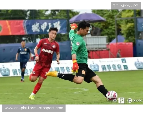 深圳新鹏城回收后的一脚直塞几乎送出致命一击